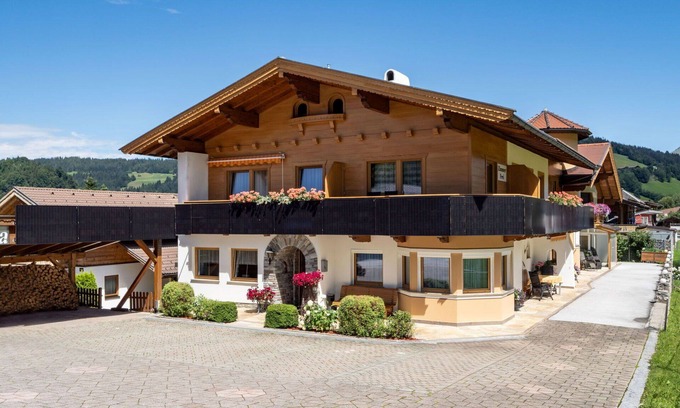 Niederau Apartment | Lovely apartment for 3 guests with WIFI, TV, balcony and parking