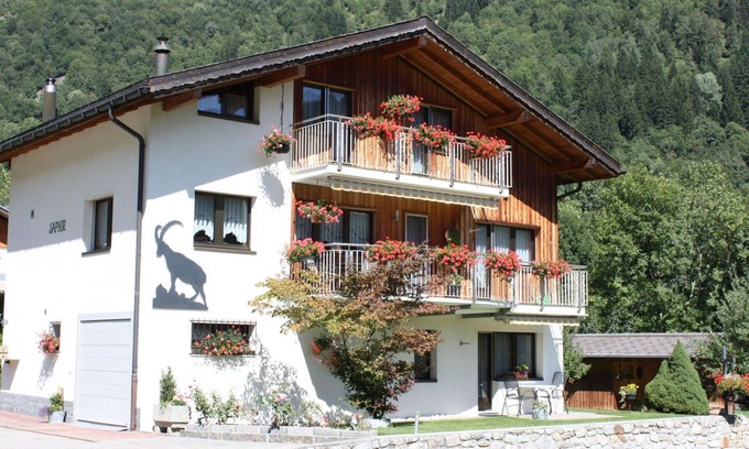 Reckingen Apartment | Lovely apartment for 2 guests with WIFI, TV and balcony