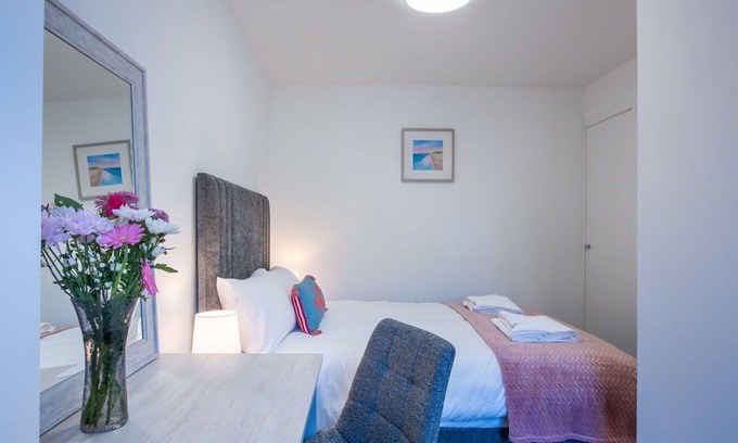 Lossiemouth Apartment | Lovely apartment for 4 guests with WIFI, TV and parking