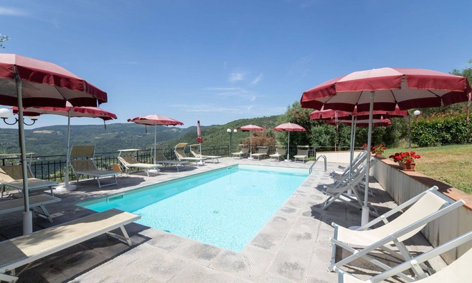 Montebonello Apartment | Lovely apartment for 4 people with WIFI, pool, A/C, TV, pets allowed and panoramic view