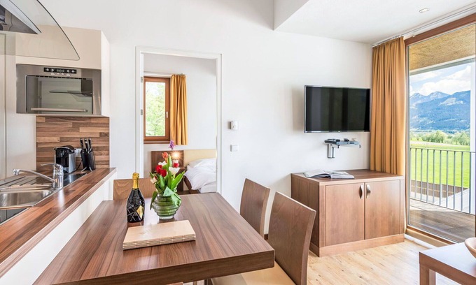 Furth Apartment | Lovely apartment for 4 people with WIFI, TV, balcony, pets allowed and parking