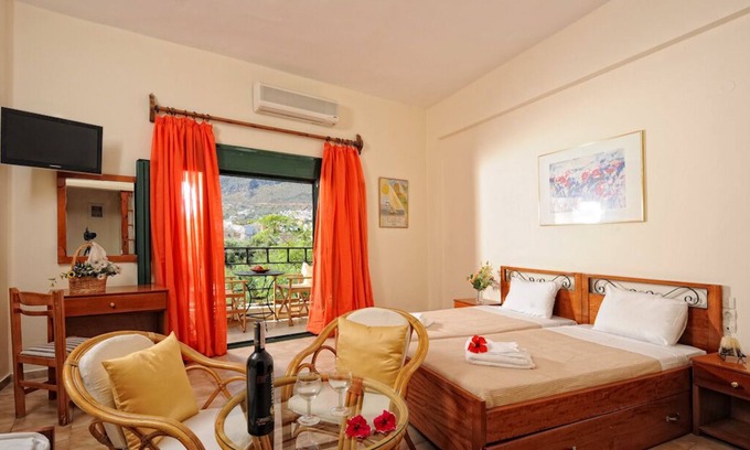 Limenas Chersonisou Apartment | Lovely Apartment for 4
