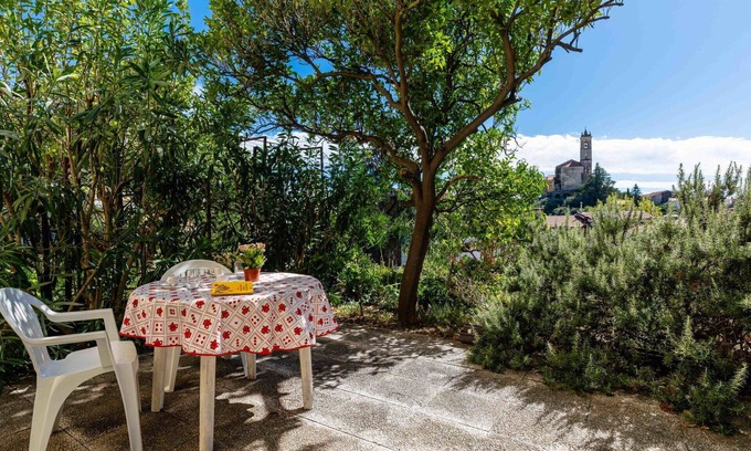 Castellaro Apartment | Lovely apartment for 2 people with terrace, pets allowed and parking