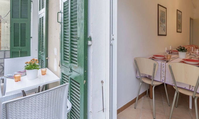 Dolceacqua Apartment | Lovely apartment for 5 guests with WIFI, TV and balcony