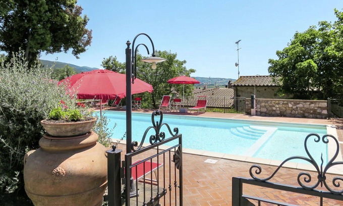 Santa Luce Apartment | Lovely apartment for 4 people with pool, WIFI, TV, patio, pets allowed and parking
