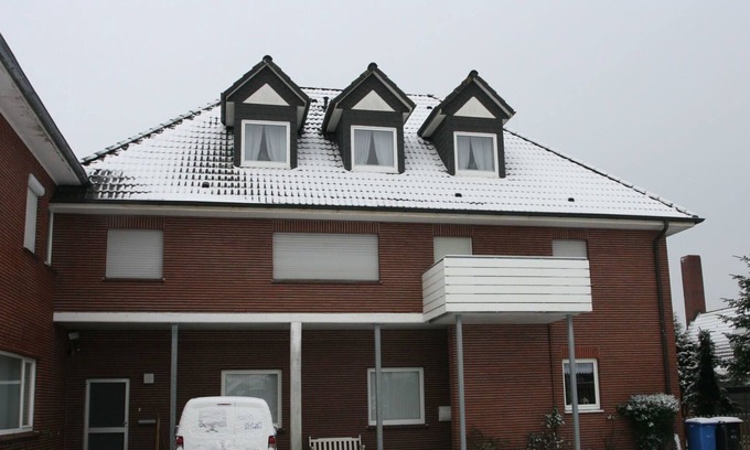 Norddeich Apartment | Lovely apartment for 2 people with WIFI, TV, balcony and parking