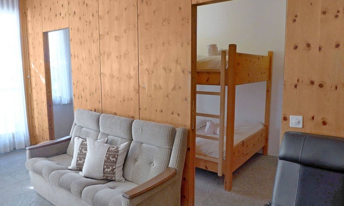 Celerina-Schlarigna Apartment | Lovely apartment for 4 guests with WIFI, TV, balcony and pets allowed