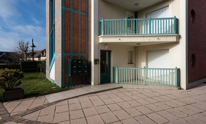 Port Guillaume Apartment | Lovely apartment for 4 people with WIFI, pool, TV, terrace and parking