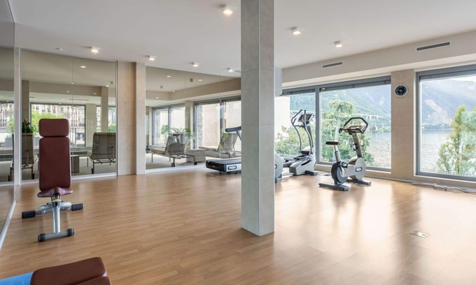 Montreux Apartment | Lovely apartment for 4 guests with WIFI, hot tub, pool, TV, balcony and parking