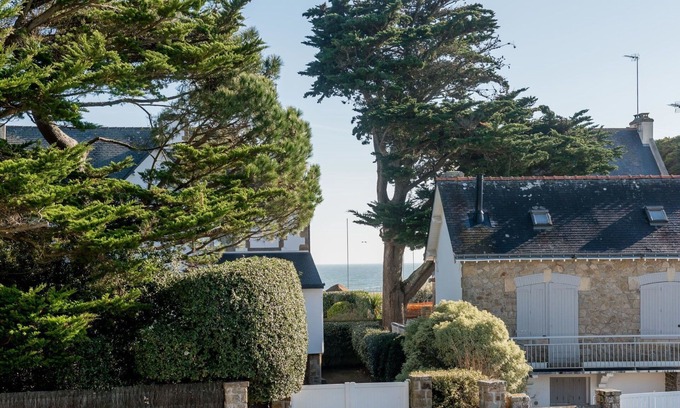 Morbihan Apartment | Lovely apartment for 4 guests with WIFI, TV, balcony and parking