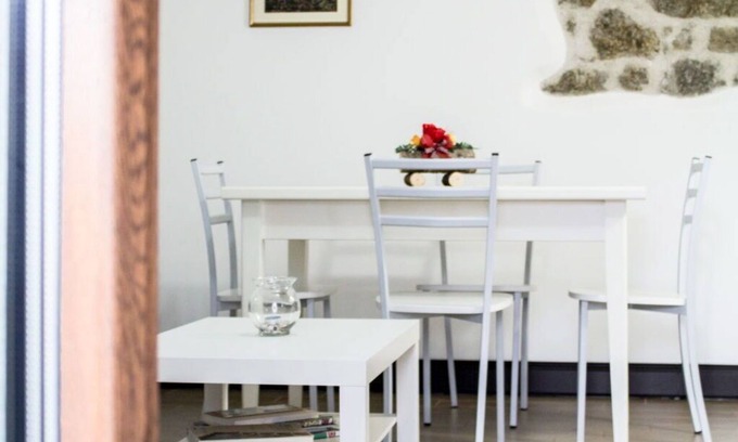 Ovasta Apartment | Lovely apartment for 4 people with WIFI, TV, balcony, pets allowed and parking