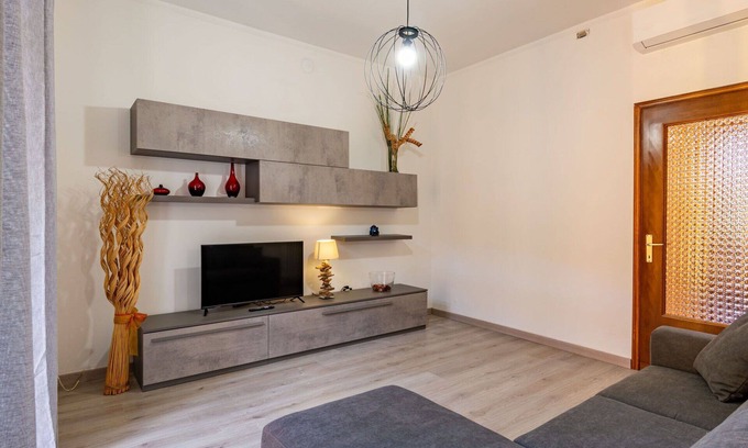 Vendrogno Apartment | Lovely apartment for 5 people with WIFI, A/C and balcony