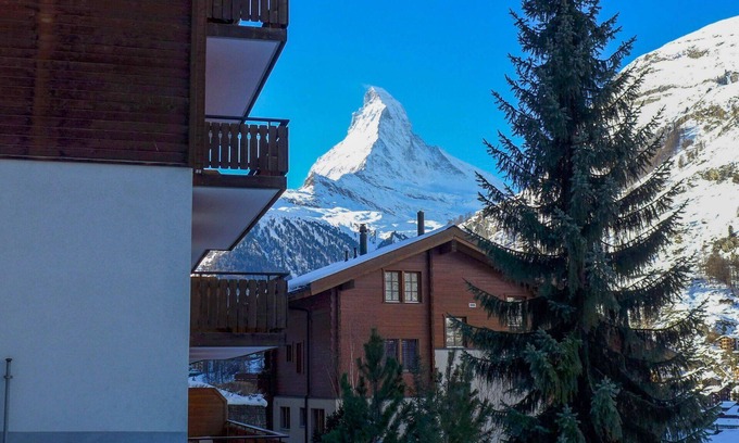Zermatt Apartment | Lovely apartment for 6 people with WIFI, TV and balcony
