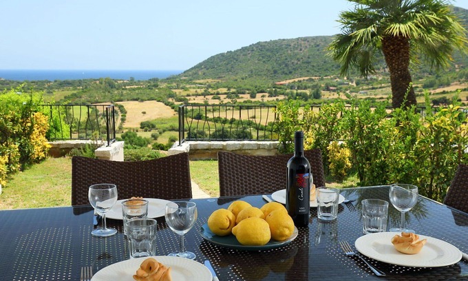 Tanaunella Apartment | Lovely apartment for 6 guests with WIFI, pool, A/C, TV, terrace and parking