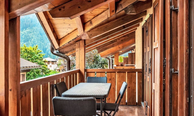 Pinzolo Apartment | Lovely apartment for 6 guests with WIFI, TV and patio