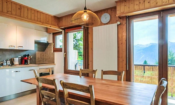 Anzere Apartment | Lovely apartment for 7 people with WIFI, TV, balcony and parking