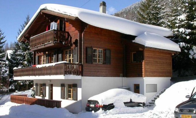 Fiesch Apartment | Lovely apartment for 8 guests with WIFI, TV and balcony