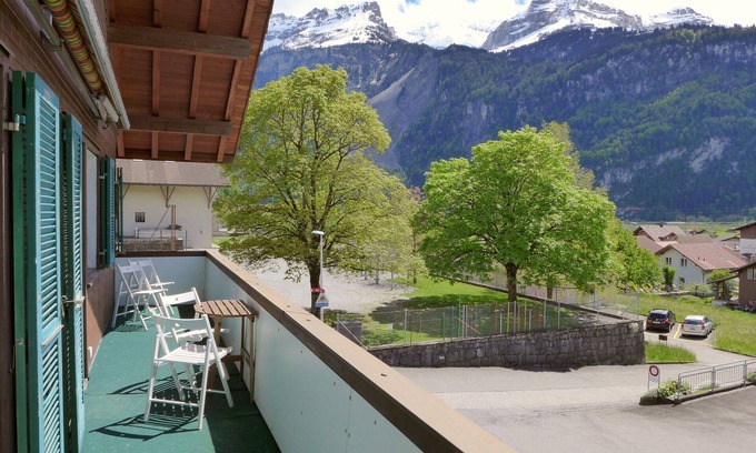 Brienz Apartment | Lovely apartment for 7 people with WIFI, TV, terrace, panoramic view and parking