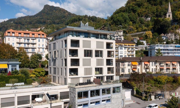 Montreux Apartment | Lovely apartment for 8 people with WIFI, pool, A/C, TV, balcony, panoramic view and parking