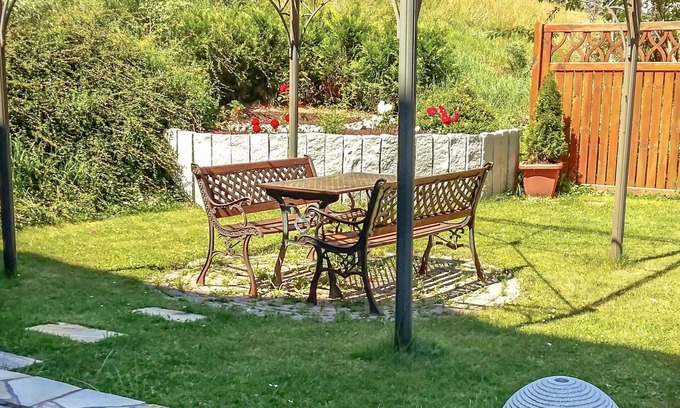 Eisenbach Apartment | Lovely apartment for 2 people with WIFI, TV, patio, pets allowed and parking