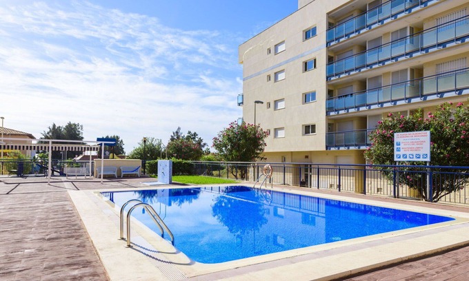Moncofar Apartment | Lovely apartment for 4 guests with pool, TV and terrace