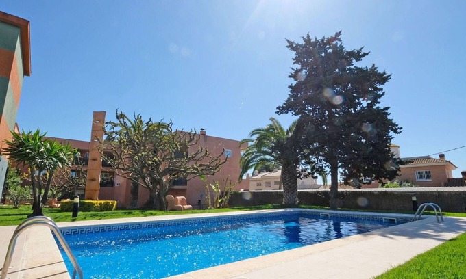 Tarragona Apartment | Lovely apartment for 6 guests with WIFI, pool, TV and terrace