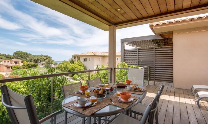 Sainte-Lucie-de-Porto-Vecchio Apartment | Lovely apartment for 6 people with A/C, WIFI, TV, terrace, pets allowed and parking