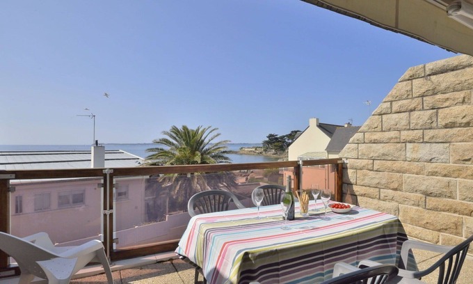 Kerroch Apartment | Lovely apartment for 4 people with WIFI, TV, balcony and parking