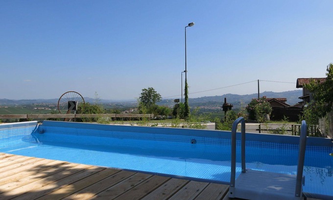 La Morra Apartment | Lovely apartment for 2 people with pool, WIFI, TV, patio, pets allowed and parking