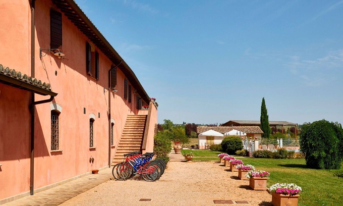 San Brizio Apartment | Lovely apartment for 4 people with WIFI, pool, TV, pets allowed and parking, close to Spoleto
