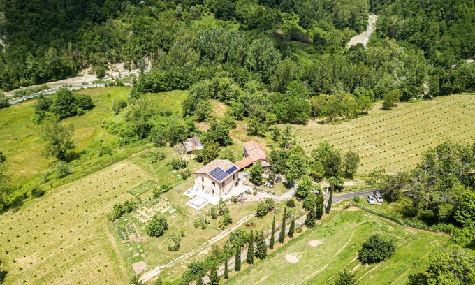 Arlia Apartment | Lovely apartment in Fivizzano with WiFi
