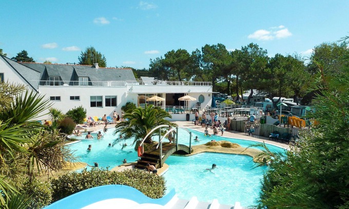 Penestin House | Lovely apartment in villa for 4 people with WIFI, pool, TV, terrace, pets allowed and parking