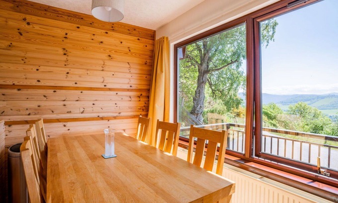 East Lewiston House | Lovely apartment in villa for 6 people with WIFI, TV, patio, panoramic view and parking