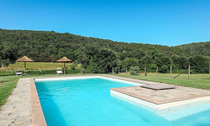 Montorsaio House | Lovely apartment in villa for 4 people with pool, WIFI, TV, patio and pets allowed