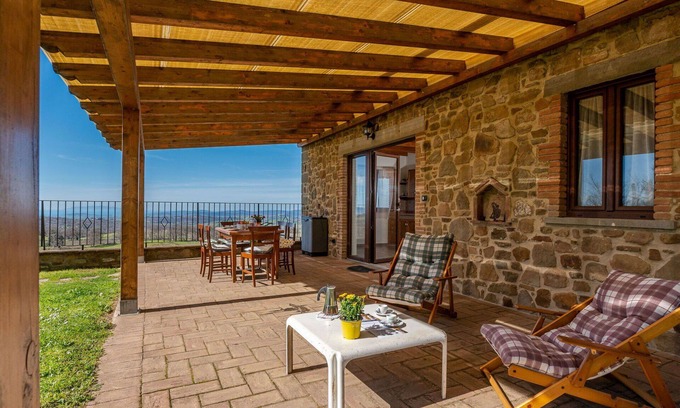 Scansano House | Lovely apartment in villa for 4 people with WIFI, terrace, pets allowed and panoramic view