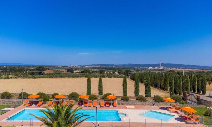 Puntone House | Lovely apartment in villa with A/C, pool, WIFI, TV, terrace, pets allowed and parking