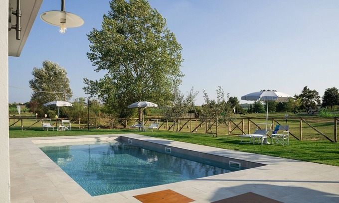 Larciano House | Lovely apartment in villa for 2 people with A/C, pool, WIFI, TV and parking