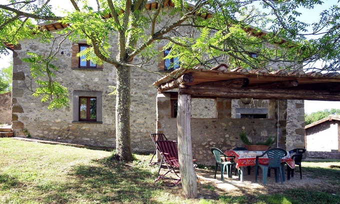 Bagnoregio Villa | Lovely apartment in villa for 2 people with WIFI, pool, patio and parking