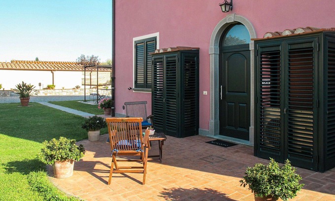 San Michele di Moriano Villa | Lovely apartment in villa for 5 guests with pool, WIFI, A/C, TV, terrace and parking