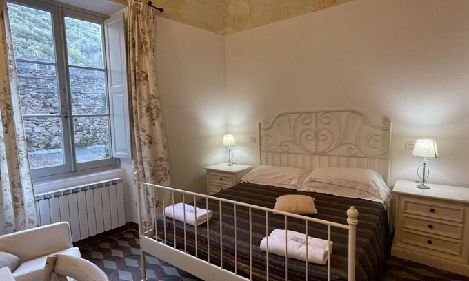 Finalborgo Apartment | Lovely apartment for 4 people with WIFI, TV, pets allowed and parking