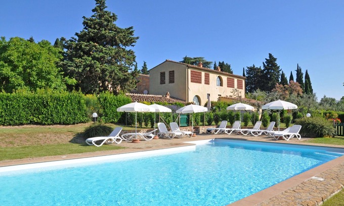 Tavarnelle Val di Pesa Apartment | Lovely apartment with WIFI, A/C, pool, panoramic view and parking, close to Greve In Chianti