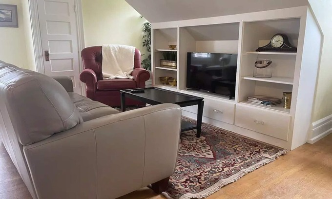 North End Apartment | Lovely Apt #3 Historic Building Stadium District