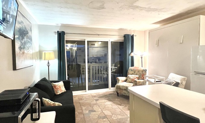 North Beach Condo | Lovely, beach view condo