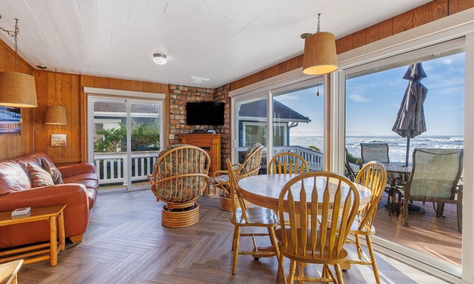 Cayucos House | Lovely Beachfront Home with Stunning Ocean Views & Private Yard