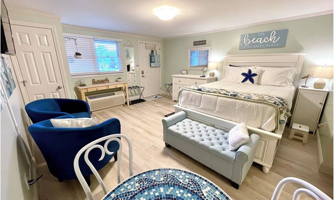 Ogunquit Condo | Lovely Boutique Studio, 1 mi. to Beach! 1/2 mi. to village ~ Trolley 2 blocks!