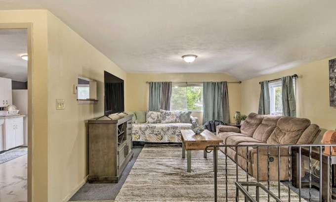 Buffalo House | Lovely Buffalo Home, 21 Mi to Niagara Falls