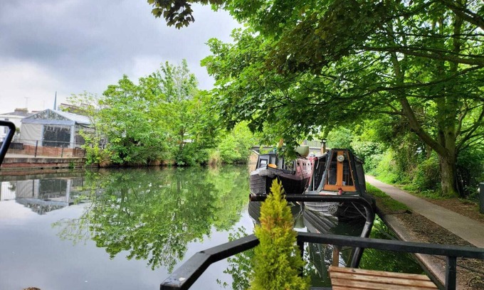Little Venice Boat Rental | Lovely Canal Boat in Little Venice for Family & Friends