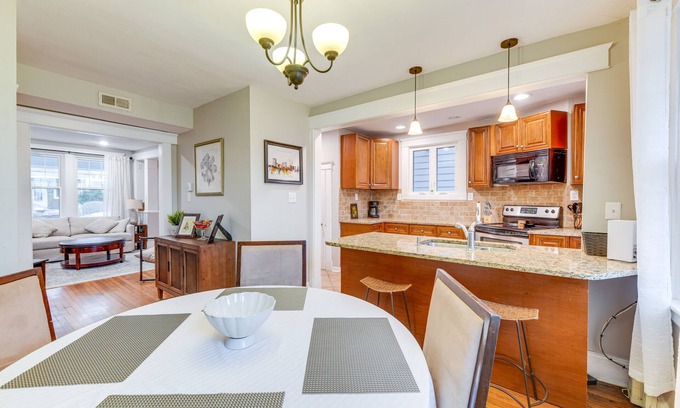 Richmond House | Lovely Carytown Home: Walk to Shops + Restaurants