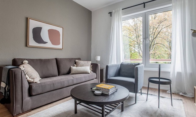 Schmargendorf Apartment | Lovely Charlottenburg 2BR nr Kurfürstendamm, by Blueground