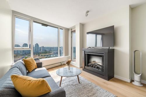 Crosstown Apartment | Lovely condo with amazing view